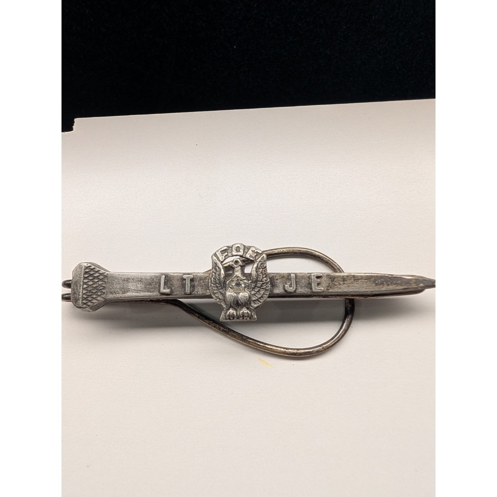 F.O.E. Fraternal Order of Eagles Tie Clip Silver Tone Eagle Rhinestone VTG